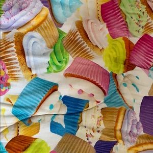Barely used twin cupcake blanket
